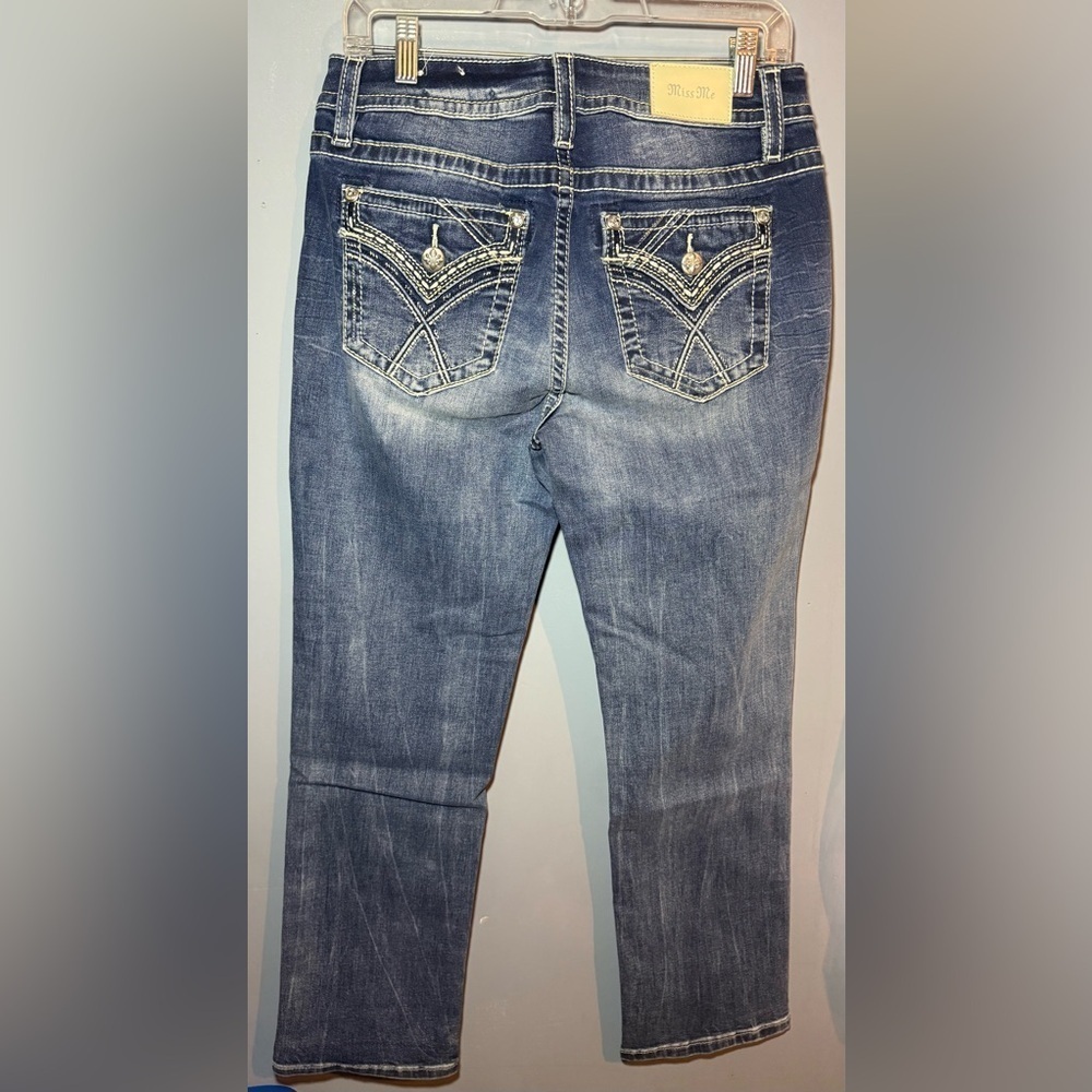 Miss Me Curvy Crop, size 29
